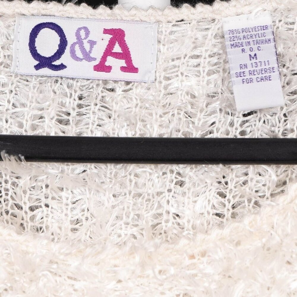 Q&A VTG M Womens Juniors Fuzzy Sweater Off White Fuzzy Knit Pullover Retro 90s - Picture 4 of 5